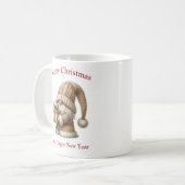 クリスマスの編み物 象牙色のノーム プレゼント コーヒーマグカップ (正面左)