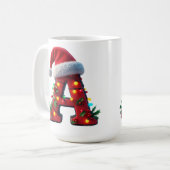 クリスマスの装飾が施された赤い文字A コーヒーマグカップ (正面左)