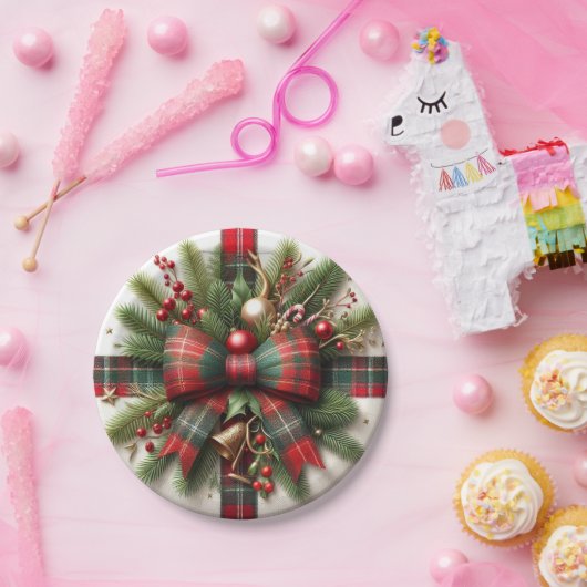 クリスマスの赤いタータンリボンと松の木のデザインのペーパープレート ペーパープレート (パーティー)