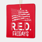 クリスマスの赤い金曜日に誰もが展開したことを覚えておく セラミックオーナメント (左)