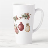 クリスマスの赤とクリーム色のオーナメント カフェラテマグ (右)