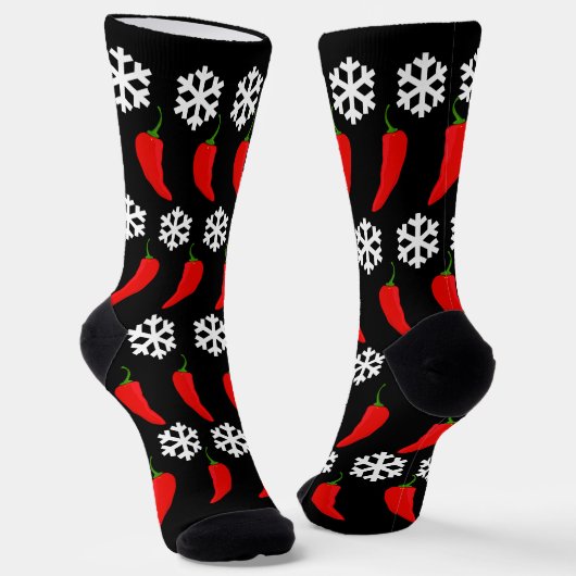 クリスマスの赤唐辛子と雪の結晶 ソックス (傾斜あり)