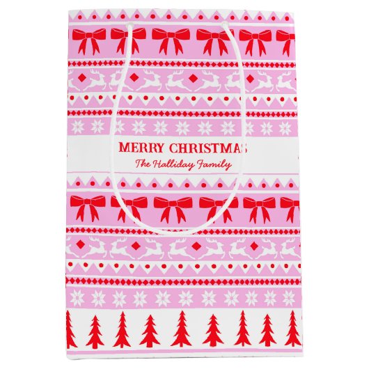 クリスマスの醜いセーター家族の名前ピンク&レッド ミディアムペーパーバッグ (正面)