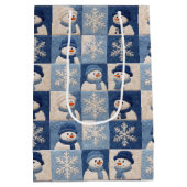 クリスマスの雪だるまと雪の結晶のキルト柄 ミディアムペーパーバッグ (裏面)