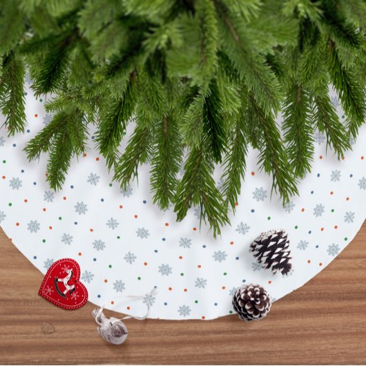 クリスマスの雪とドットのパターン ブラッシュドポリエステルツリースカート