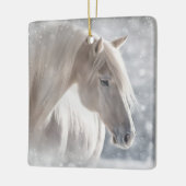 クリスマスの雪の中の馬 長い白いたてがみ セラミックオーナメント (左)