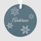 クリスマスの雪の球体に鹿がいるパーソナライズされた。 オーナメント (裏面)