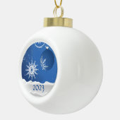 クリスマスの雪の結晶のオーナメント 2023 名前入り セラミックボールオーナメント (右)