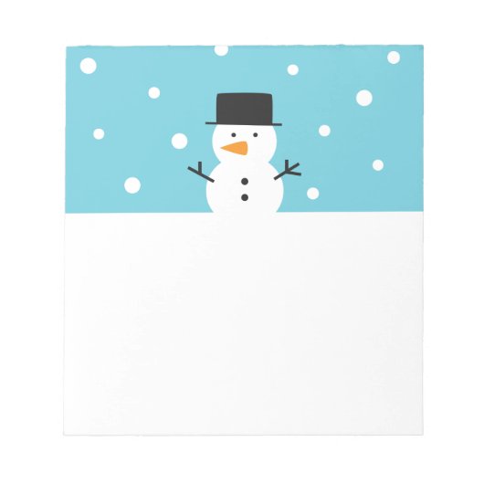 クリスマスの雪の背景に立つキュートな雪だるま ノートパッド (正面)