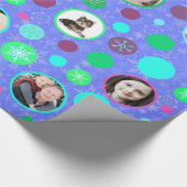 クリスマスの雪片紫色14の家族の写真 ラッピングペーパー (角)