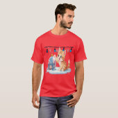 クリスマスの飾りで遊ぶかわいい子猫 Tシャツ (正面フル)