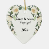 クリスマスの飾りパーソナライズされた付け婚約したカップル セラミックオーナメント (右)