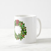 クリスマスの飾り付けされたリース コーヒーマグカップ (正面右)