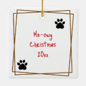 クリスマスの飾り付けでの子猫の反射 セラミックオーナメント (裏面)