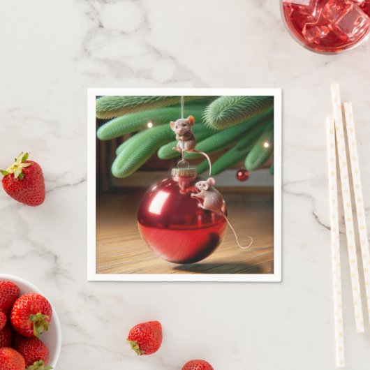 クリスマスの飾り付けのいたずら好きなネズミ スタンダードカクテルナプキン (インサイチュ)