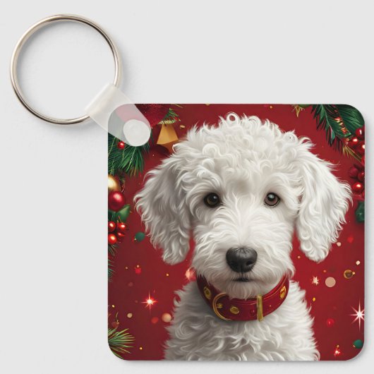 クリスマスの飾り付けの中の犬 キーホルダー (正面)