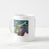 クリスマスの魔法 - 二匹のメインクーン コーヒーマグカップ (正面左)