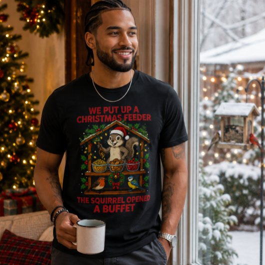 クリスマスの鳥の餌台リスビュッフェTシャツ Tシャツ