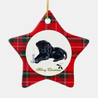 クリスマスの黒いラブラドールの子犬のタータンチェック セラミックオーナメント