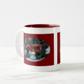 クリスマスの9台のおもちゃのトラクター ツートーンマグカップ (正面左)