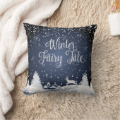 クリスマスのSnowyのおとぎ話のファンタジーの森林冬 クッション (ブランケット)