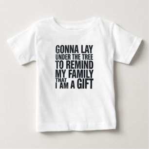クリスマスはツリーの下にいます Xmas ファミリー ベビーTシャツ