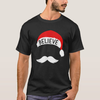 クリスマスまたはXmas用のビリーブ帽子をかぶったサンタクロース Tシャツ