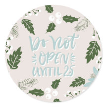 クリスマスまで開かない白いホリー植物体