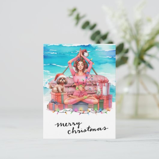 クリスマスをテーマにしたビーチギフト付きヨガの女性 シーズンポストカード (スタンド正面)