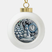 クリスマスをテーマにした雪だるまと冬の森の風景 セラミックボールオーナメント (正面)