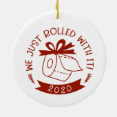 クリスマスを乗り切ったよ コロナで楽しいクリスマスの陶器 セラミックオーナメント (裏面)