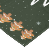 クリスマスを祝うかわいいジンジャーブレッドのクッキー テーブルクロス (アングル)
