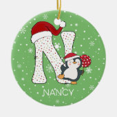 クリスマスアルファベットNサンタハットペンギンスノーフレーク セラミックオーナメント (正面)