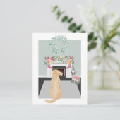 クリスマスイエローラブラドールドッグ暖炉シーン シーズンポストカード (スタンド正面)