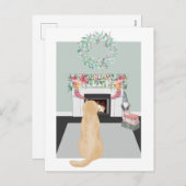 クリスマスイエローラブラドールドッグ暖炉シーン シーズンポストカード (正面/裏面)