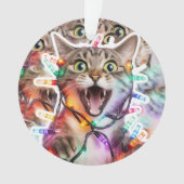 クリスマスイルミネーションの飾り付きの猫のオーナメント オーナメント (正面)
