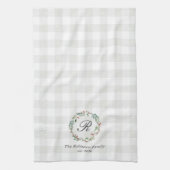 クリスマスウィンターベリーリースファミリー名 キッチンタオル (縦)