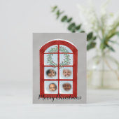 クリスマスウィンドウの後ろの家族のフォトカード ポストカード (スタンド正面)