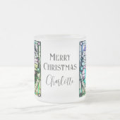 クリスマスエンジェルグリーンのステンドグラス窓 フロストグラスマグカップ (中央)