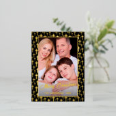 クリスマスカスタムに交差する黒と金ゴールドのホリー 箔シーズンポストカード (立ち正面)