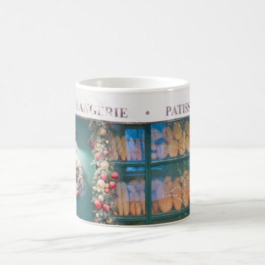 クリスマスカフェのベーカリーの外観とクリスマスデコ コーヒーマグカップ (中央)