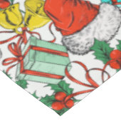 クリスマスカラフルギフト赤サンタ帽子の休日 テーブルクロス (アングル)