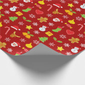 クリスマスカラフルパターンの赤い背景 ラッピングペーパー (角)