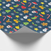 クリスマスカラフルパターンの青い背景 ラッピングペーパー (角)