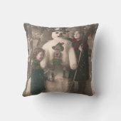 クリスマスガールと雪だるまヴィンテージ写真 クッション (裏面)