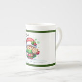 クリスマスガールホールディングクッキー ボーンチャイナマグカップ (正面右)