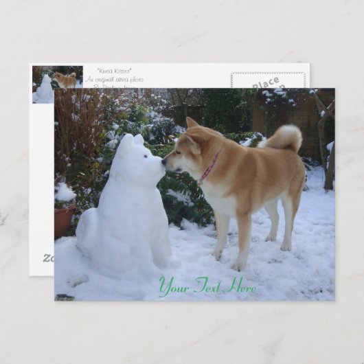 クリスマスキスをするの可愛い犬の雪だるま雪のシーン ポストカード (正面/裏面)