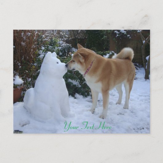 クリスマスキスをするの可愛い犬の雪だるま雪のシーン ポストカード (正面)