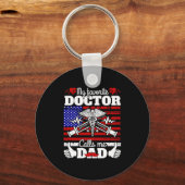クリスマスギフト |私のお気に入りの医者はパパと呼ぶ キーホルダー (正面)