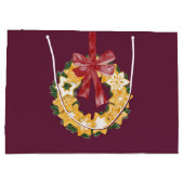 クリスマスクッキーリースと深いプラム背景 ラージペーパーバッグ (裏面)